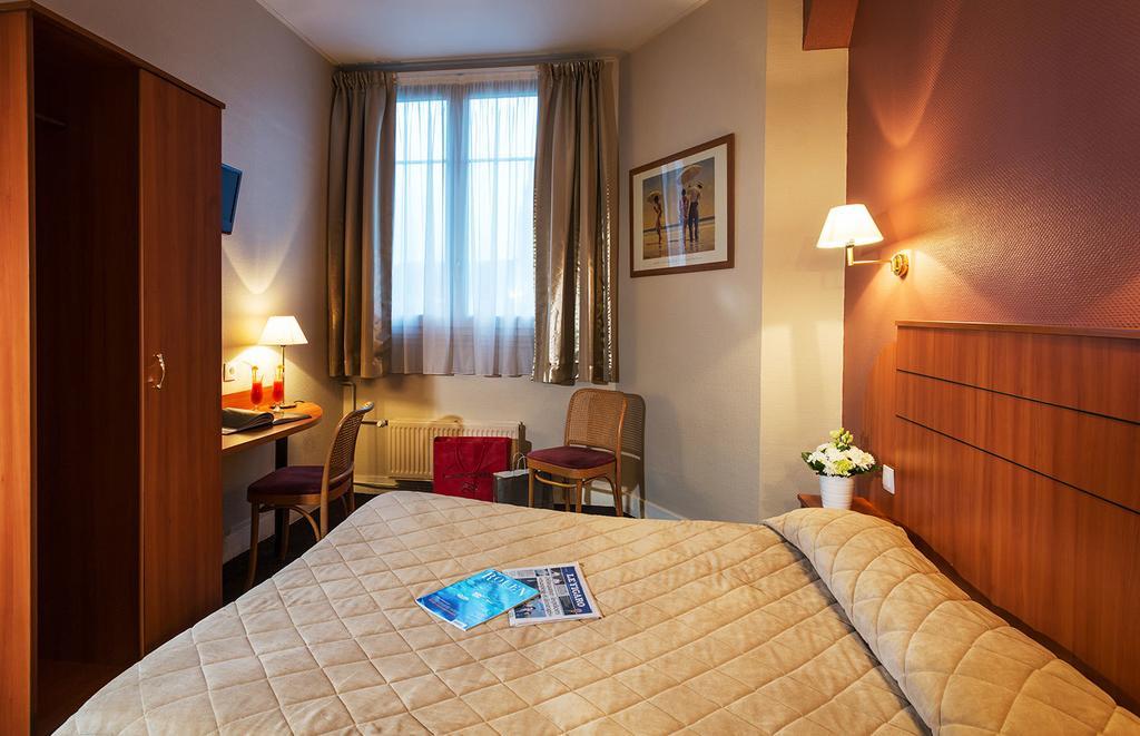 Hotel Astrid Ρουέν Εξωτερικό φωτογραφία