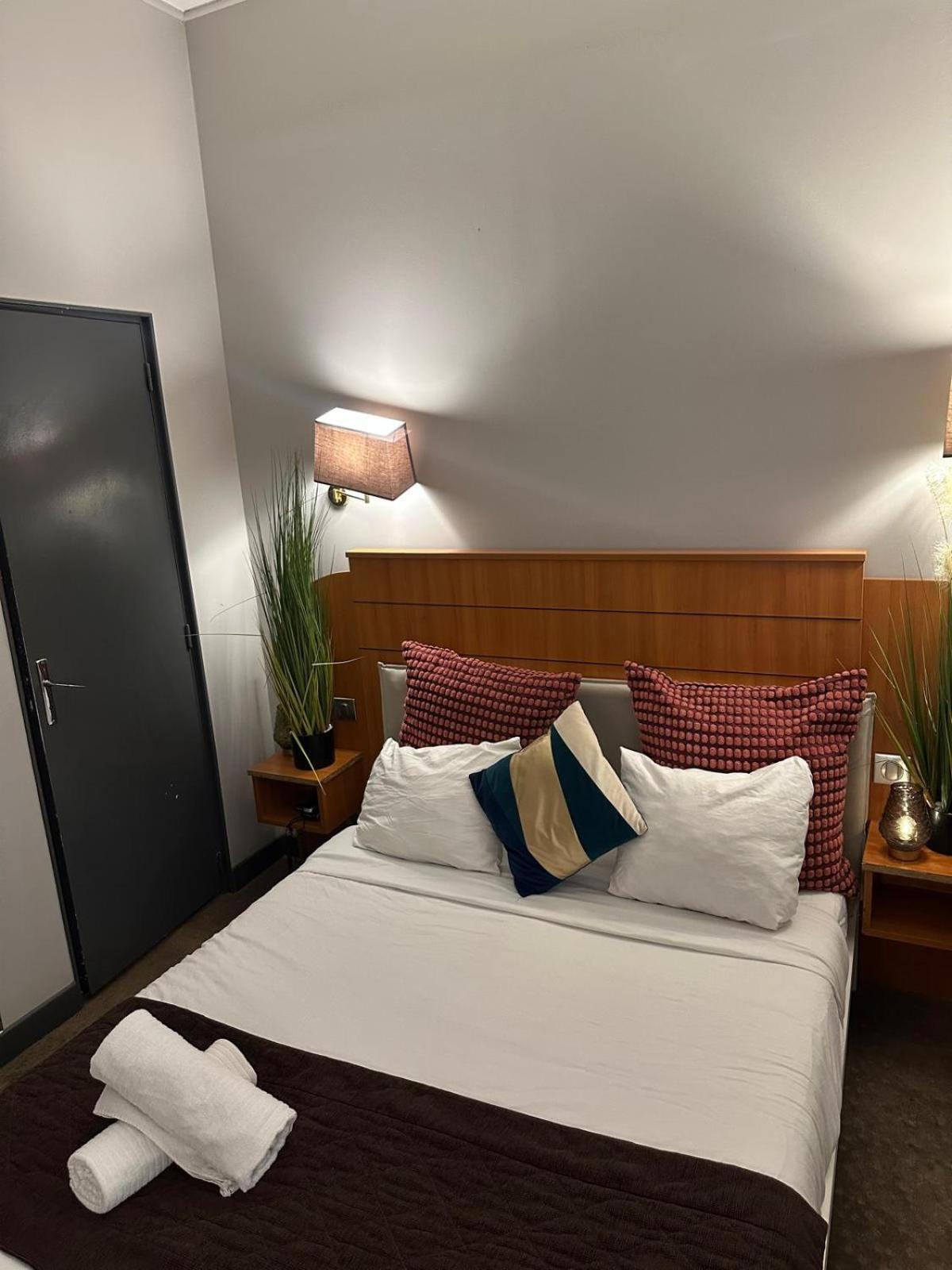 Hotel Astrid Ρουέν Εξωτερικό φωτογραφία