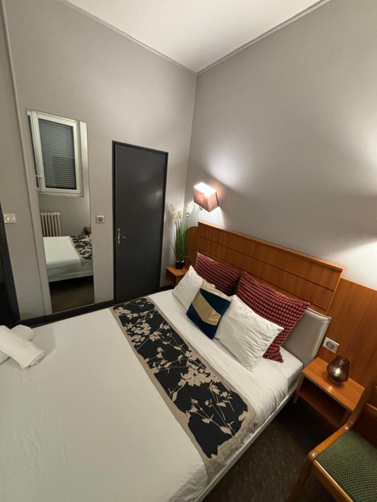 Hotel Astrid Ρουέν Εξωτερικό φωτογραφία