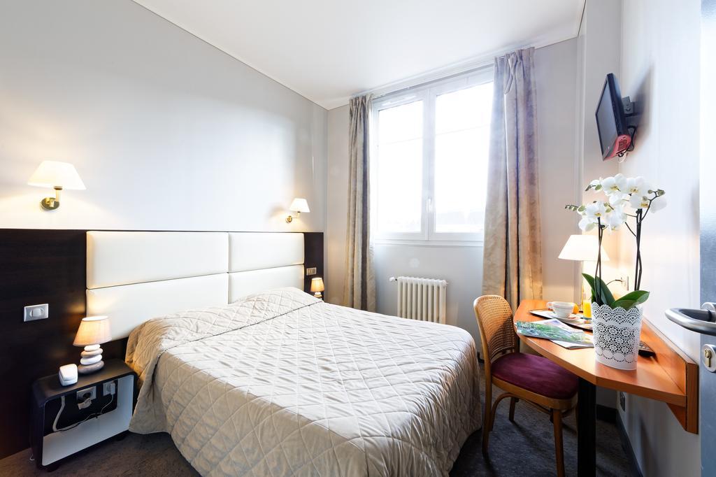Hotel Astrid Ρουέν Εξωτερικό φωτογραφία