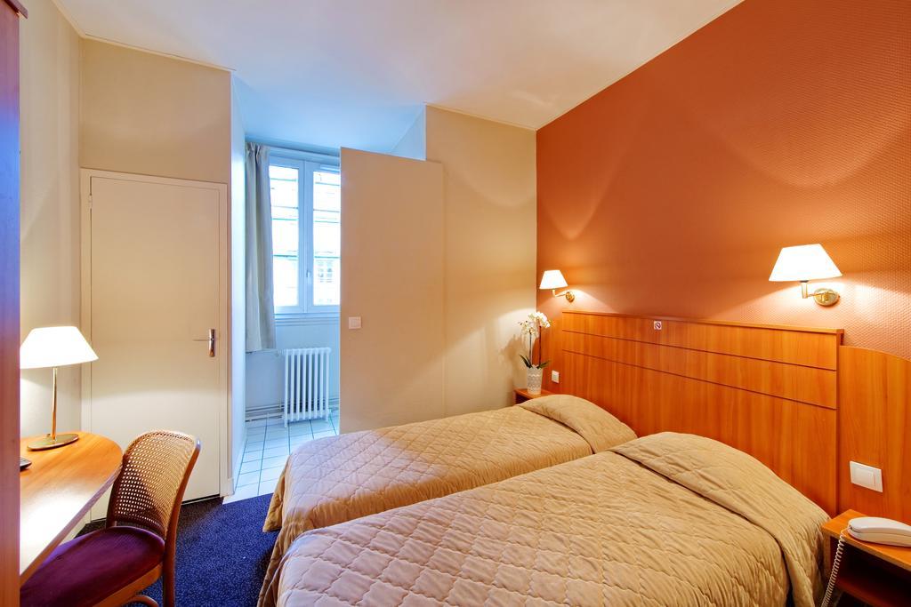 Hotel Astrid Ρουέν Εξωτερικό φωτογραφία