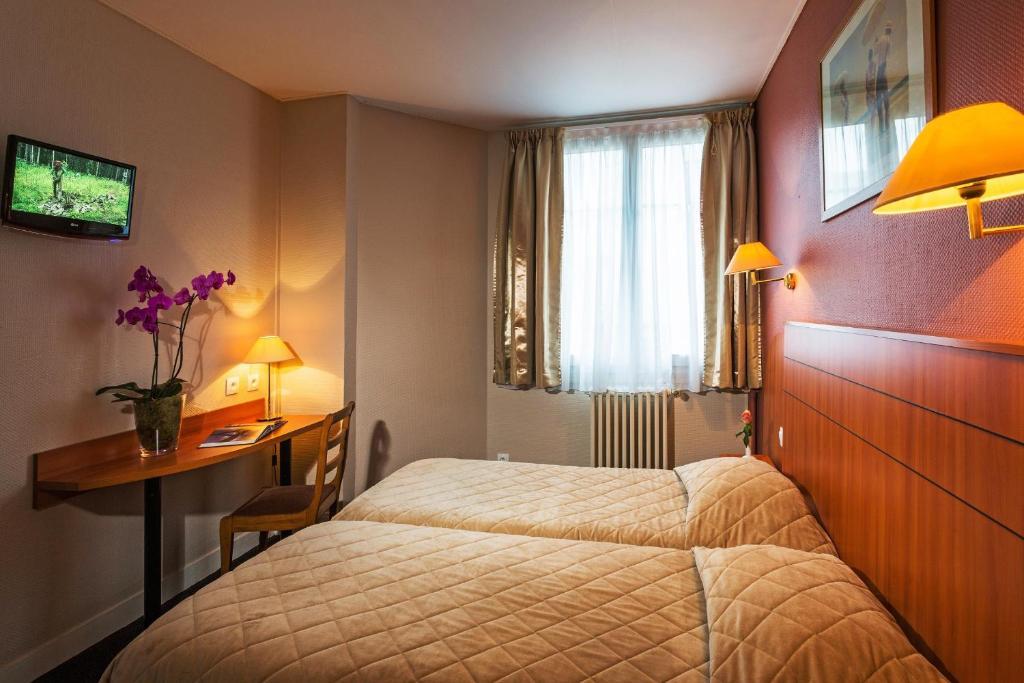 Hotel Astrid Ρουέν Δωμάτιο φωτογραφία